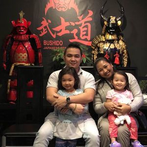 Meet your Posher, Hoang